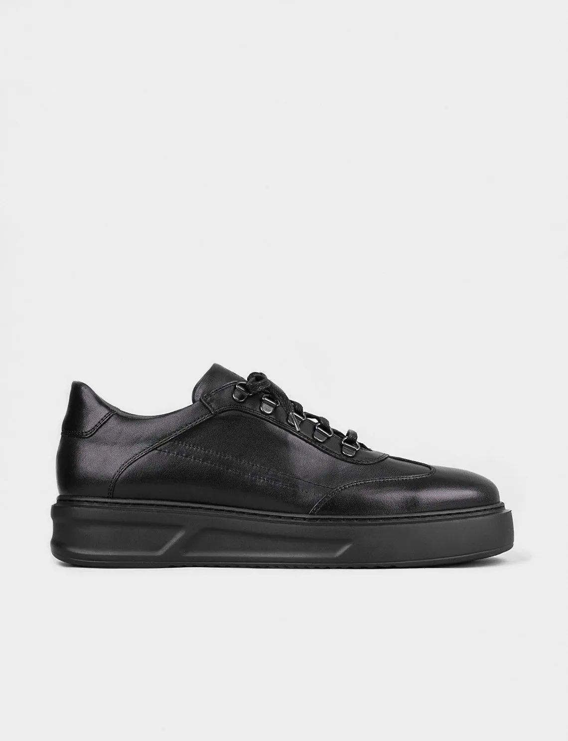 

Genuine Leather Black Lace-Up Men Sports Shoes