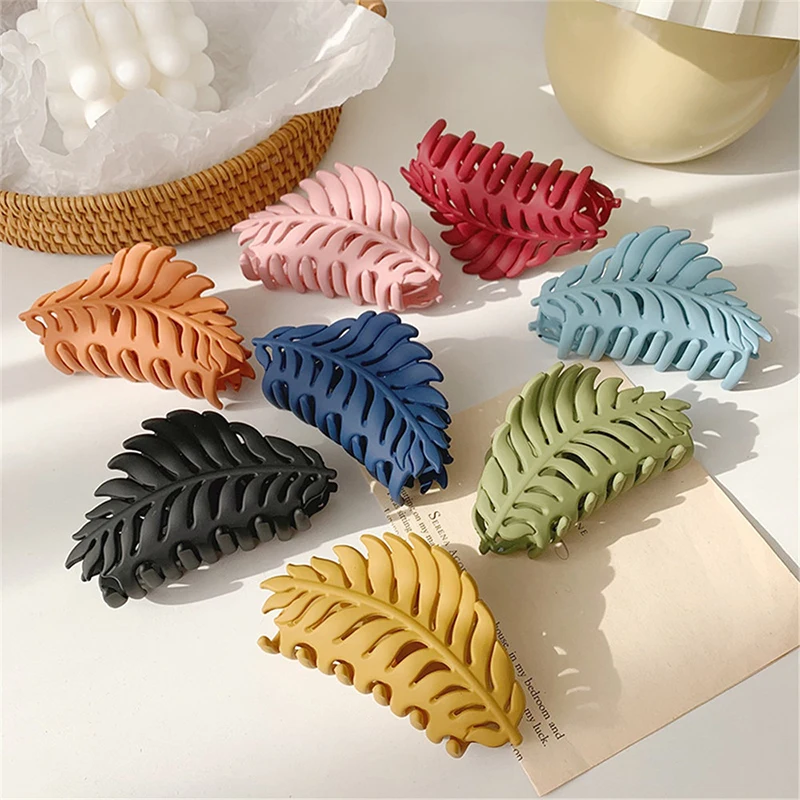 

Fashion Leaf Shape Solid Color Hair Claw for Women Frosted Grab Clip Bun Hair Accessories Styling Tool Female All-Match Hairpin