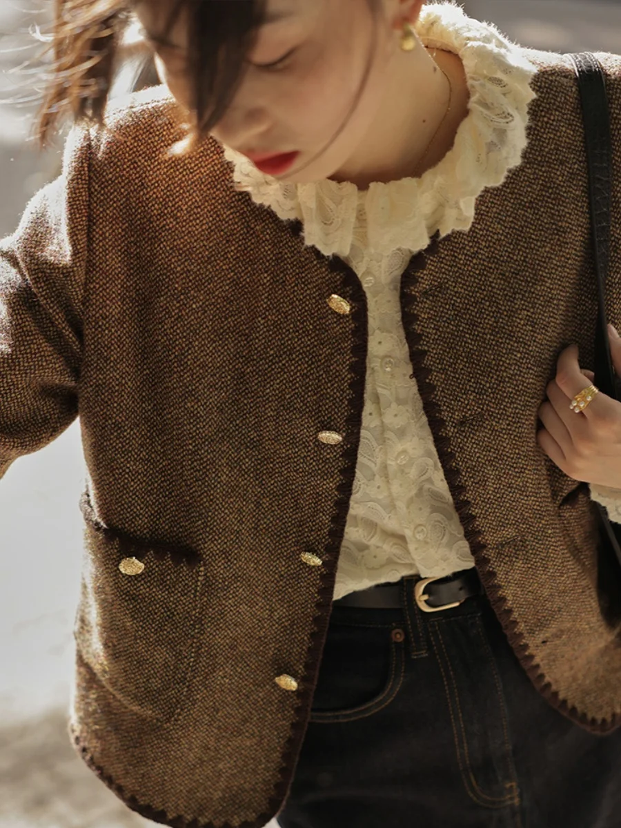 Короткий топ French sle Retro High Sense Fried Street с грубыми цветами шерстяная изящная верхняя