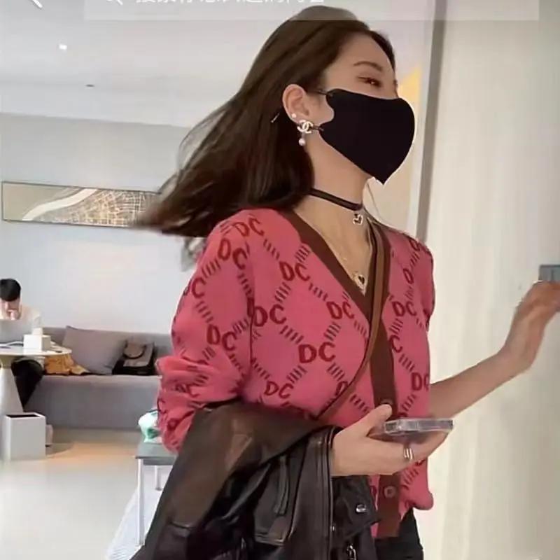 

Women's Knitted Cardigan Contrast Color Jacket Short Letter D Print Korean Fashion Blouse Autumn Winter 2022 New