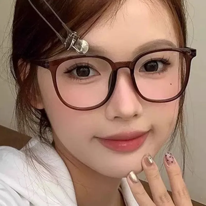 Женские квадратные очки в оправе