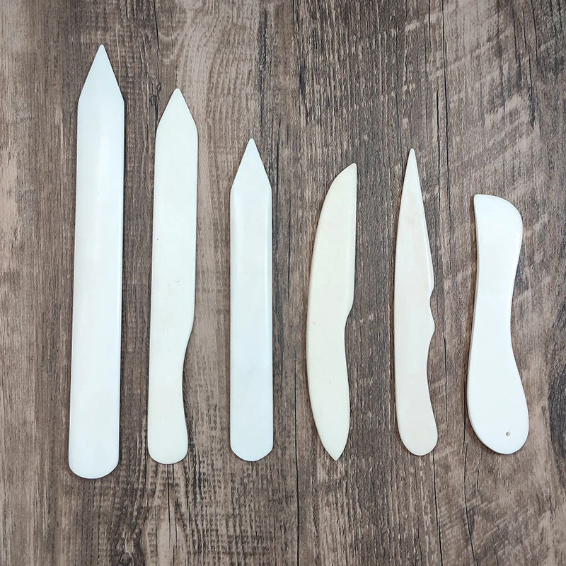 

Женский кожаный кошелек для монет ручной работы с отверстиями