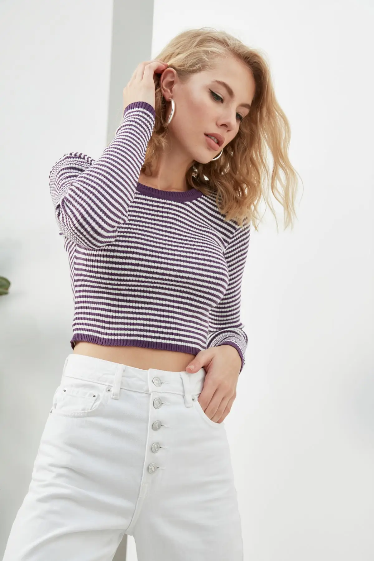 

Trendyol Striped Crop Knitwear Sweater TWOAW22KZ2770