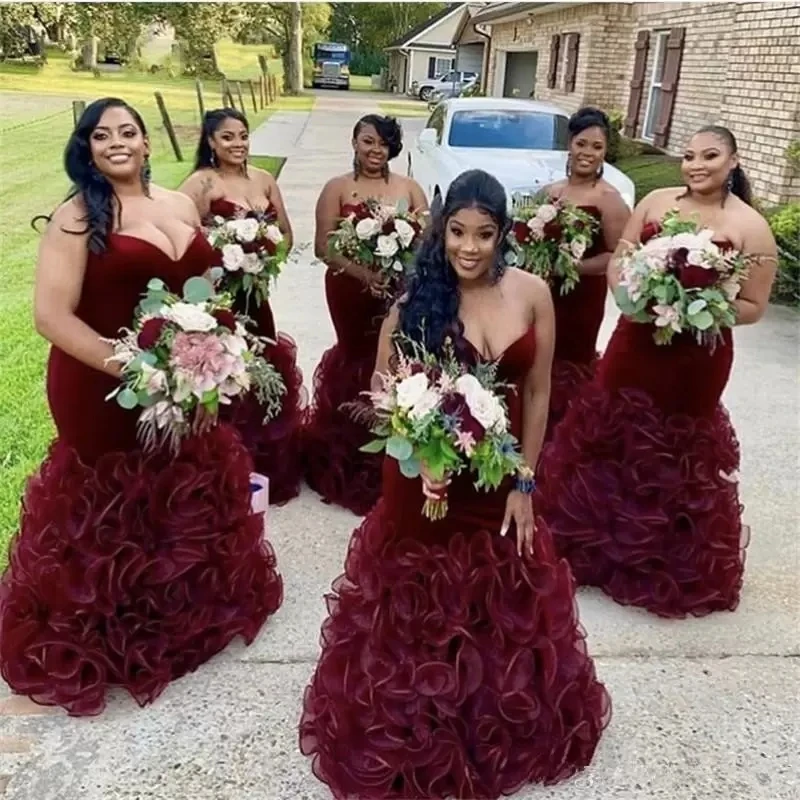 

Burgundy Bridesmaid Dresses Sweetheart Neckline Ruched Ruffles Mermaid Floor Length Plus Size Maid of Honor Gown Country Wedding