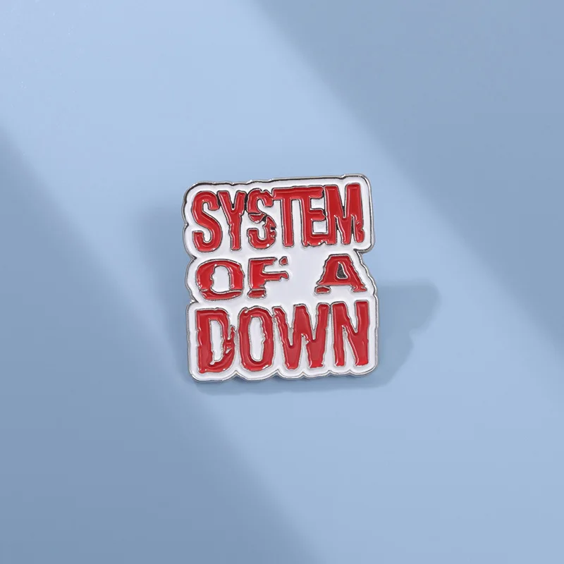 Эмалированная брошь для рюкзака