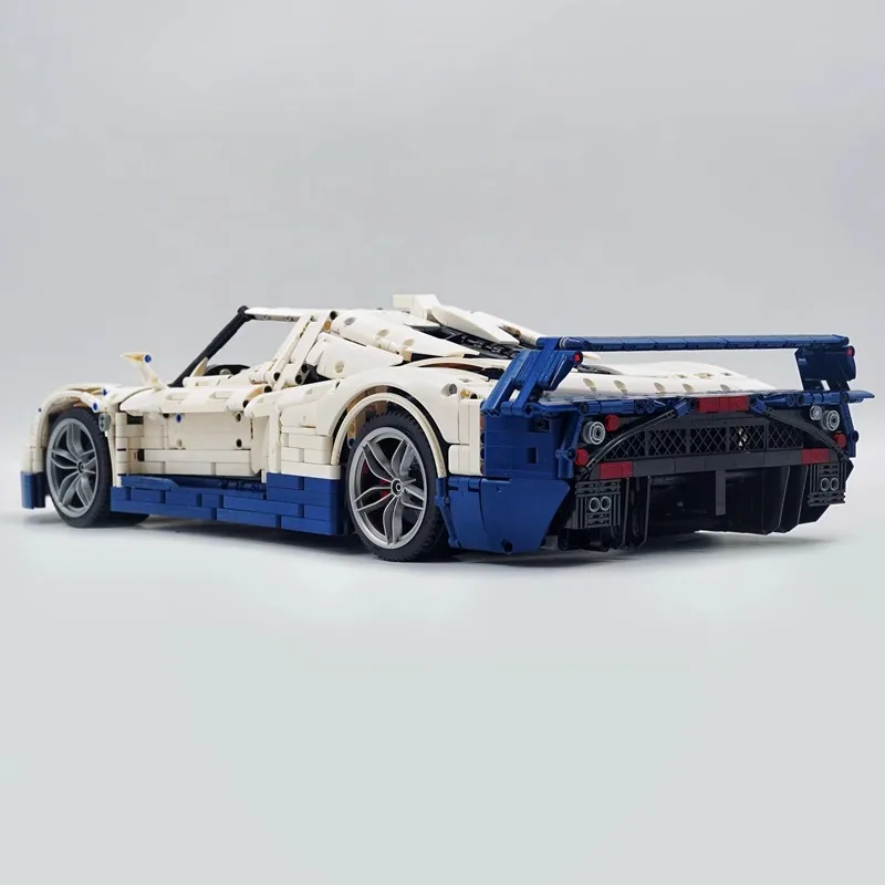 Рисунок 4 - _ Белый Супер спортивный автомобиль