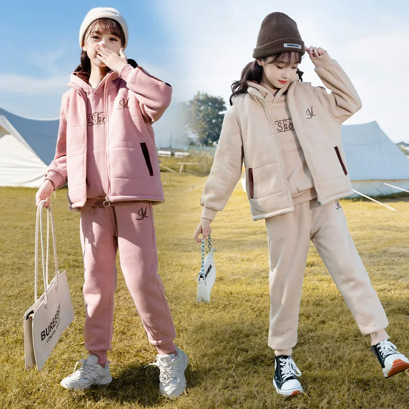 

Girls' winter clothes 2022 new children's net red suits big children's three-piece suit plus velvet thick casual trendy