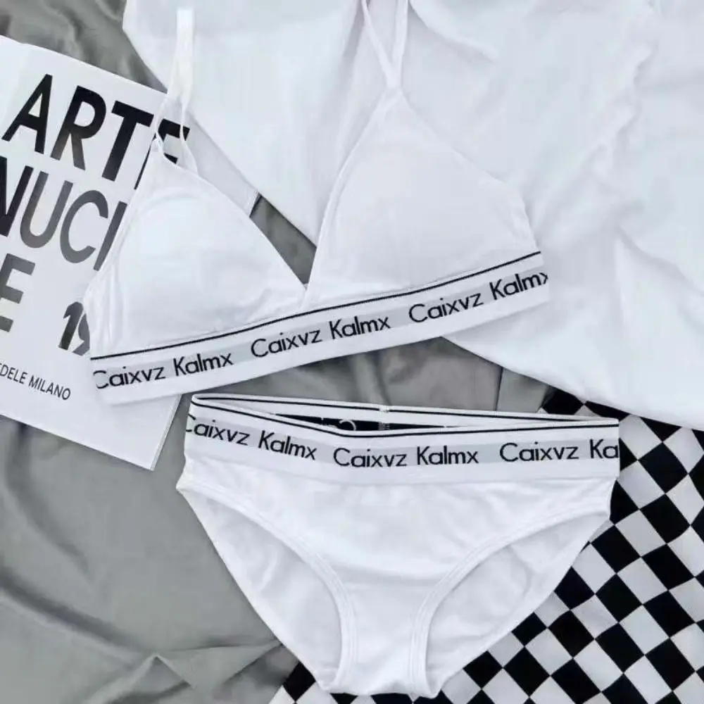 Комплект женского нижнего белья с V-образным вырезом и открытой спиной