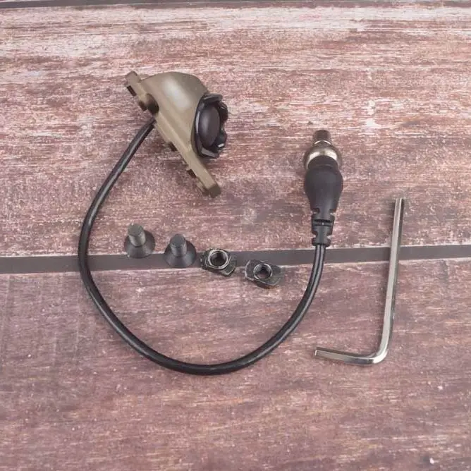 Страйкбольная тактическая Горячая кнопка для лазерного прицела M300 M600 фонарик