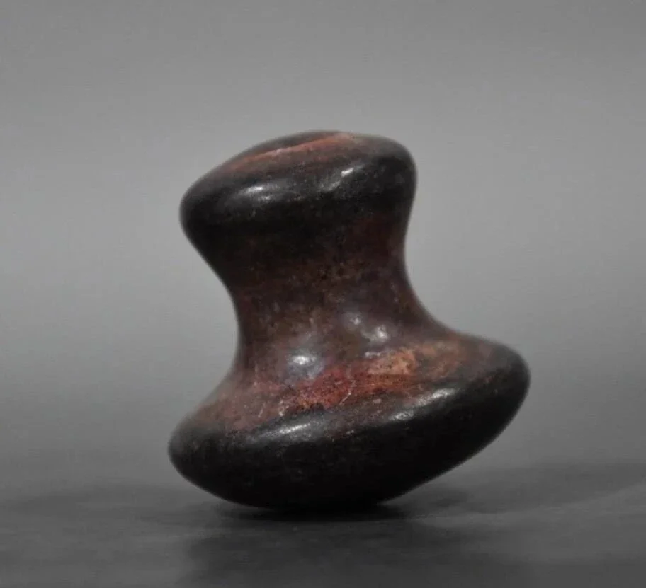 Hongshan культура архаизация черный железный метеорит скульптура массажер статуя