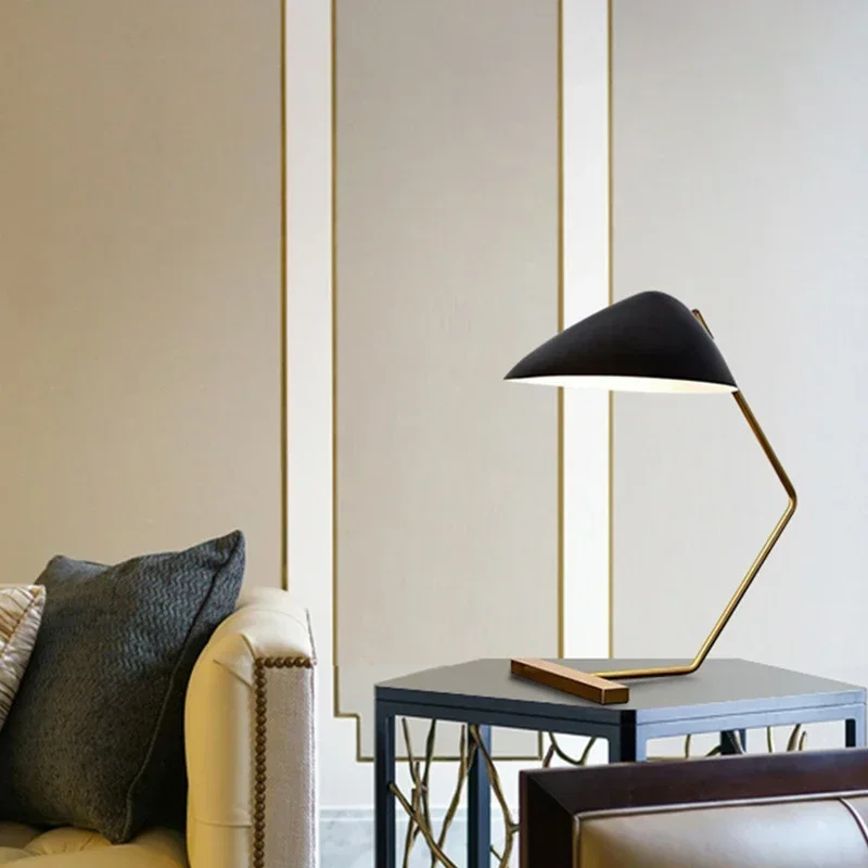 Современная настольная лампа в скандинавском стиле оригинальная атмосфера