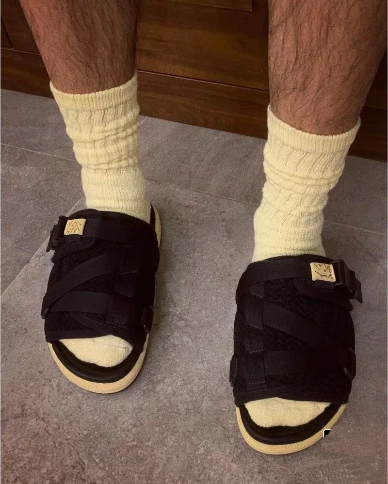 Рождественские летние тапочки мужские светоотражающие сандалии сланцы