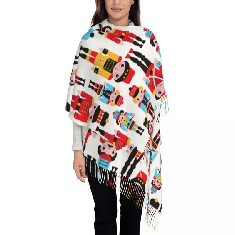 Женский шарф с кисточками