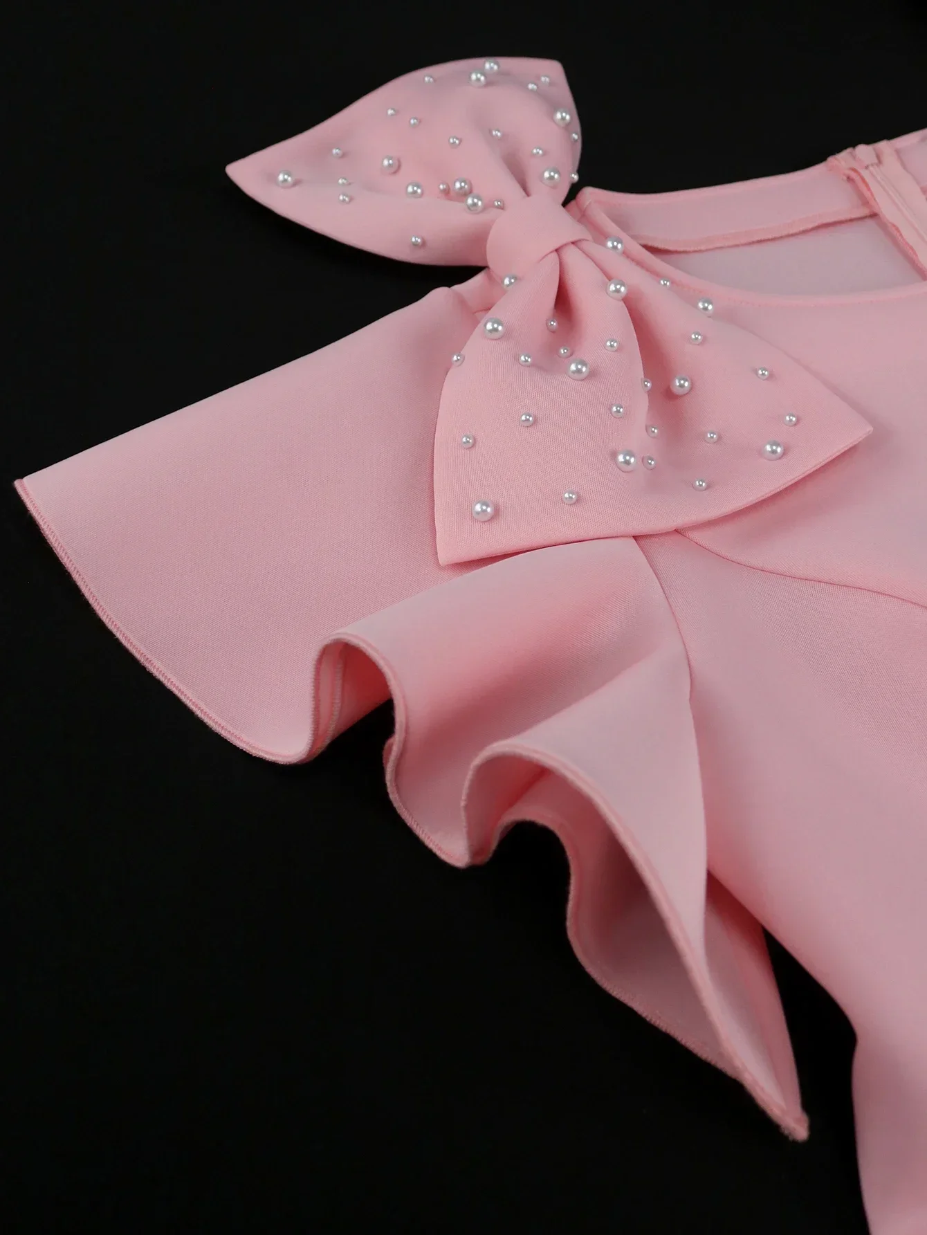 Женское платье с бантом круглым вырезом коротким рукавом и оборками