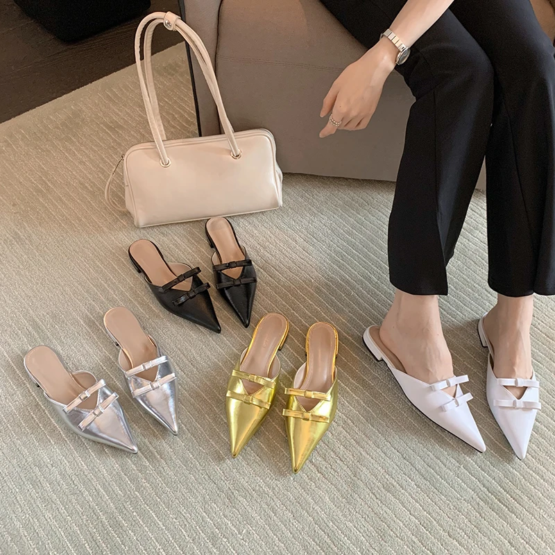 

Женские шлепанцы, новинка 2022, золотые мюли, модные женские уличные шлепанцы с бантом-бабочкой, резиновые сланцы, женская обувь с острым носк...