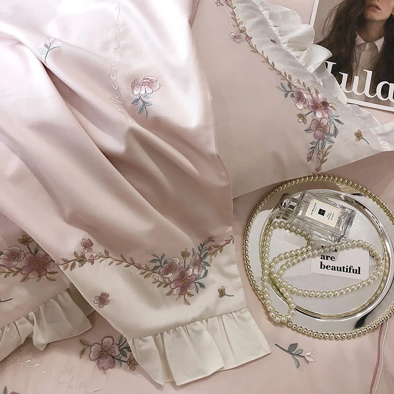 Симпатичное постельное белье с бантом комплект вышивкой королевского размера