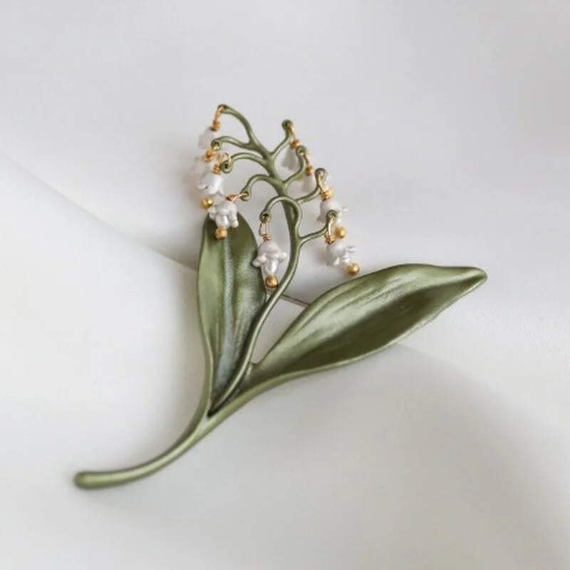 

Elegant Brand Design Pearls Bell Orchid Brooches For Women Lily Of The Valley Green Leaves Plant Brooch Jewelry Accessories