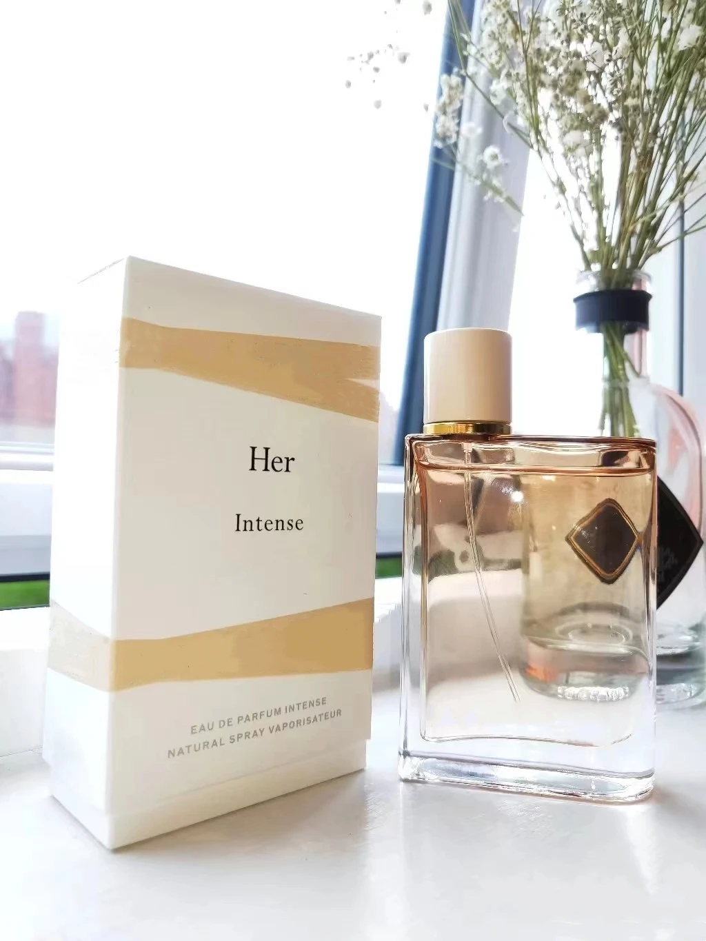 

Hot Brand Women's Parfums Her Intense Parfum Long Lasting Stay Fragrance Body Spray Parfum for Women