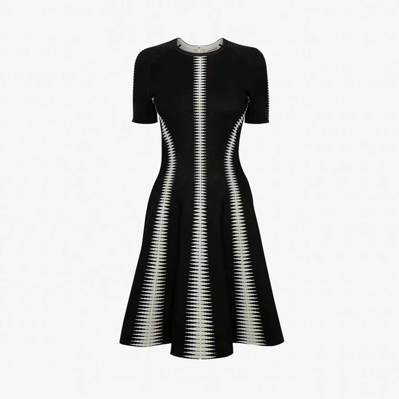 Женское жаккардовое бальное платье в полоску черно-белое Бандажное с коротким
