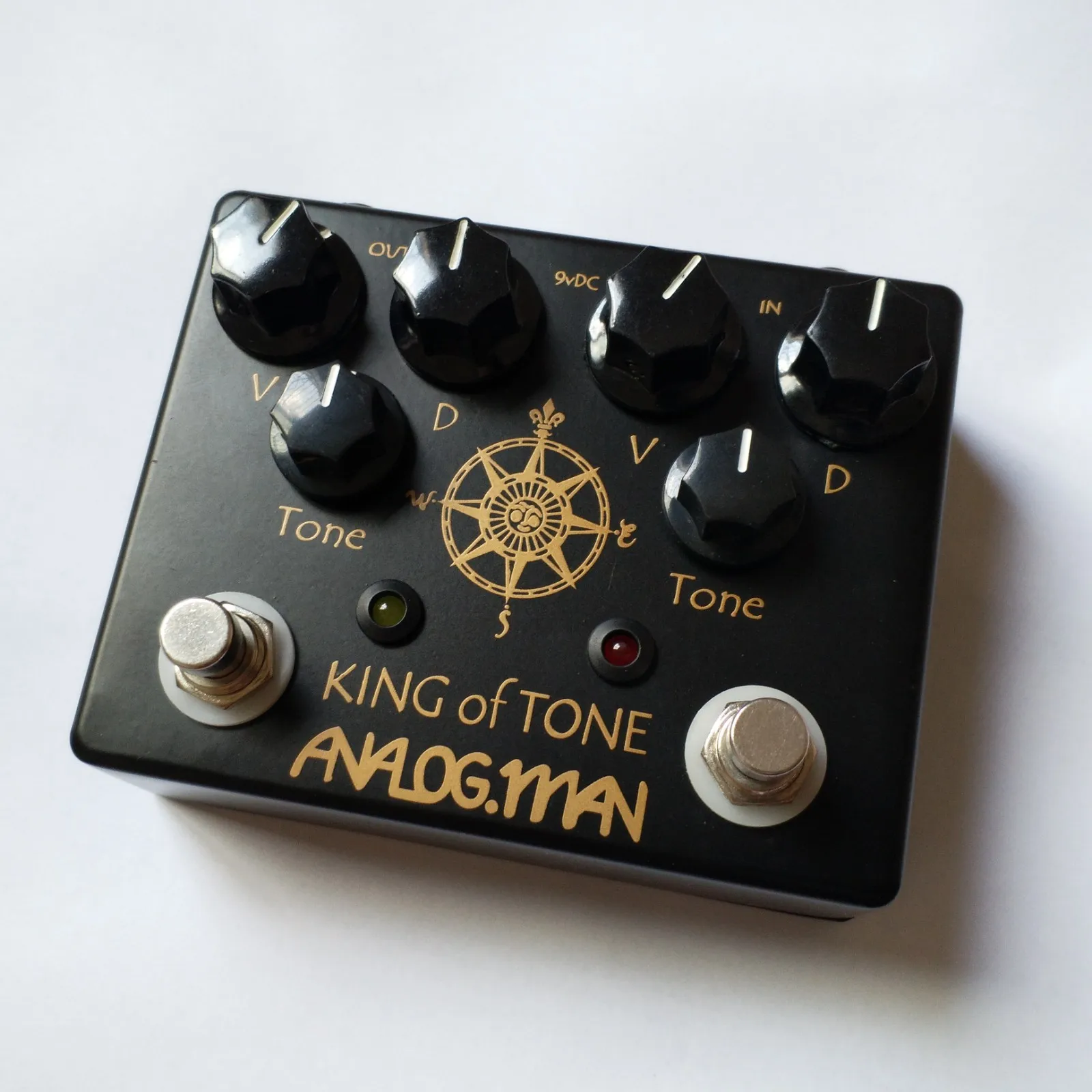 

Моноблочные эффекты от перегрузки лица king of tone