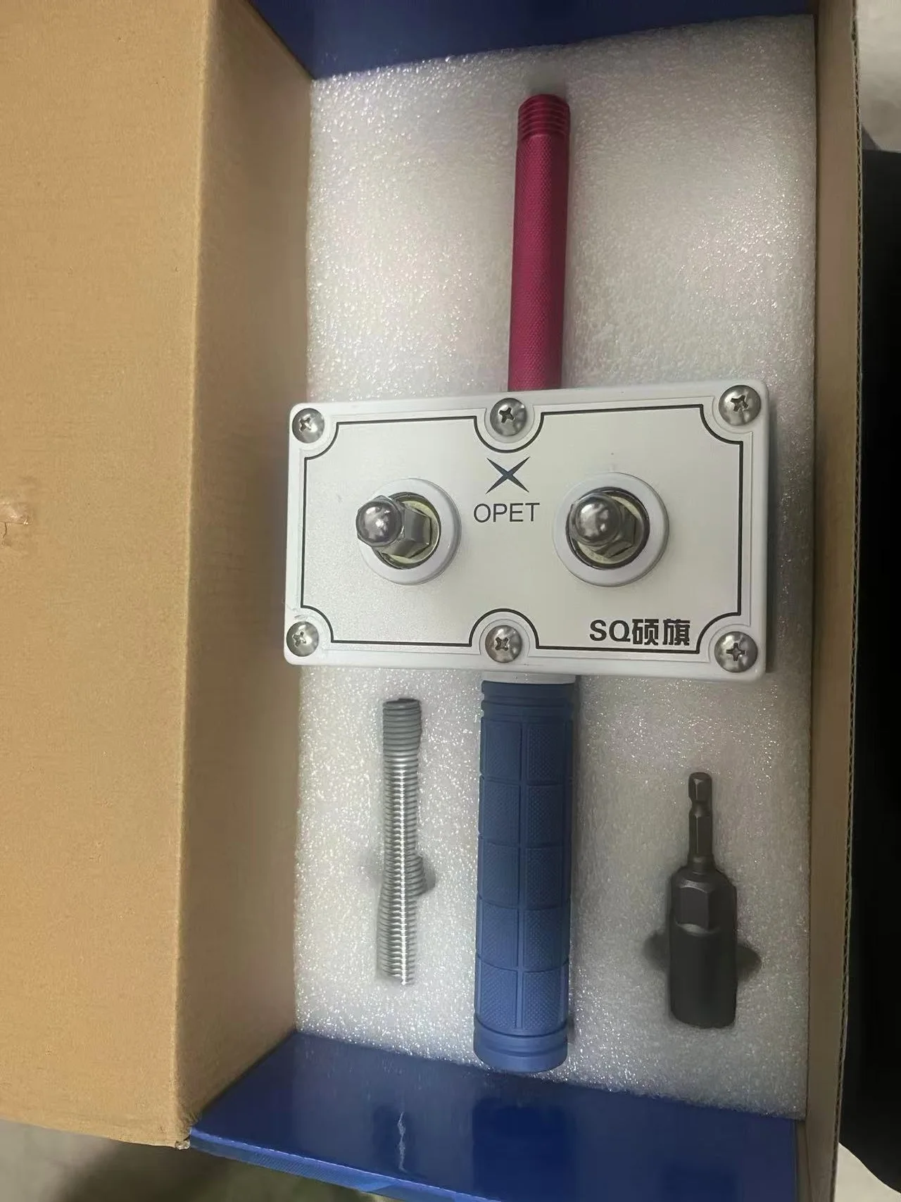 

Автоматическое устройство для протяжки кабеля из алюминиевого сплава