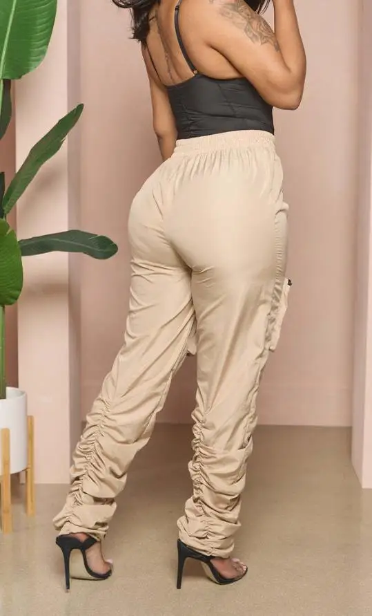 Рисунок 3 - Женские длинные брюки-карго с карманами