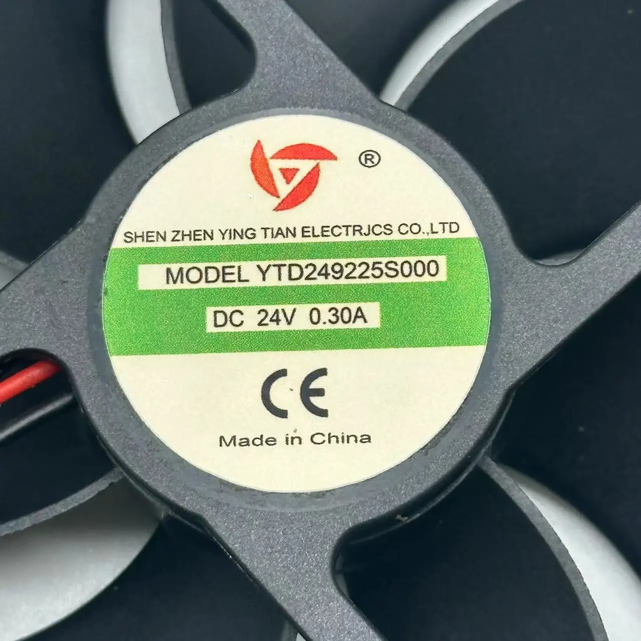 2-проводной Вентилятор охлаждения сервера YTD249225S000 DC 24 В 0 30 а 90x90x25 мм