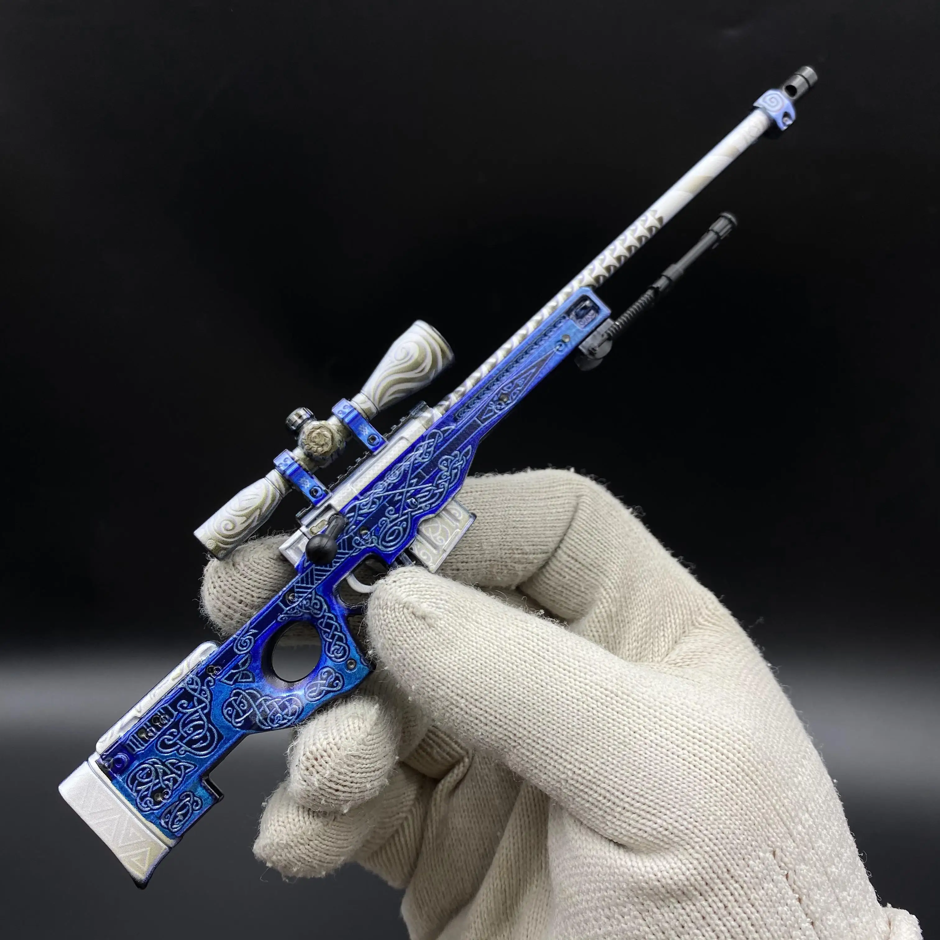 Фото 20-сантиметровая модель снайперской винтовки GOS AWP Dragon Lore Gungnir, настольное украшение, полностью металлический игрушечный пистолет, игровой реквизит, декорации, подарки для мальчиков, коллекционный предмет. №5