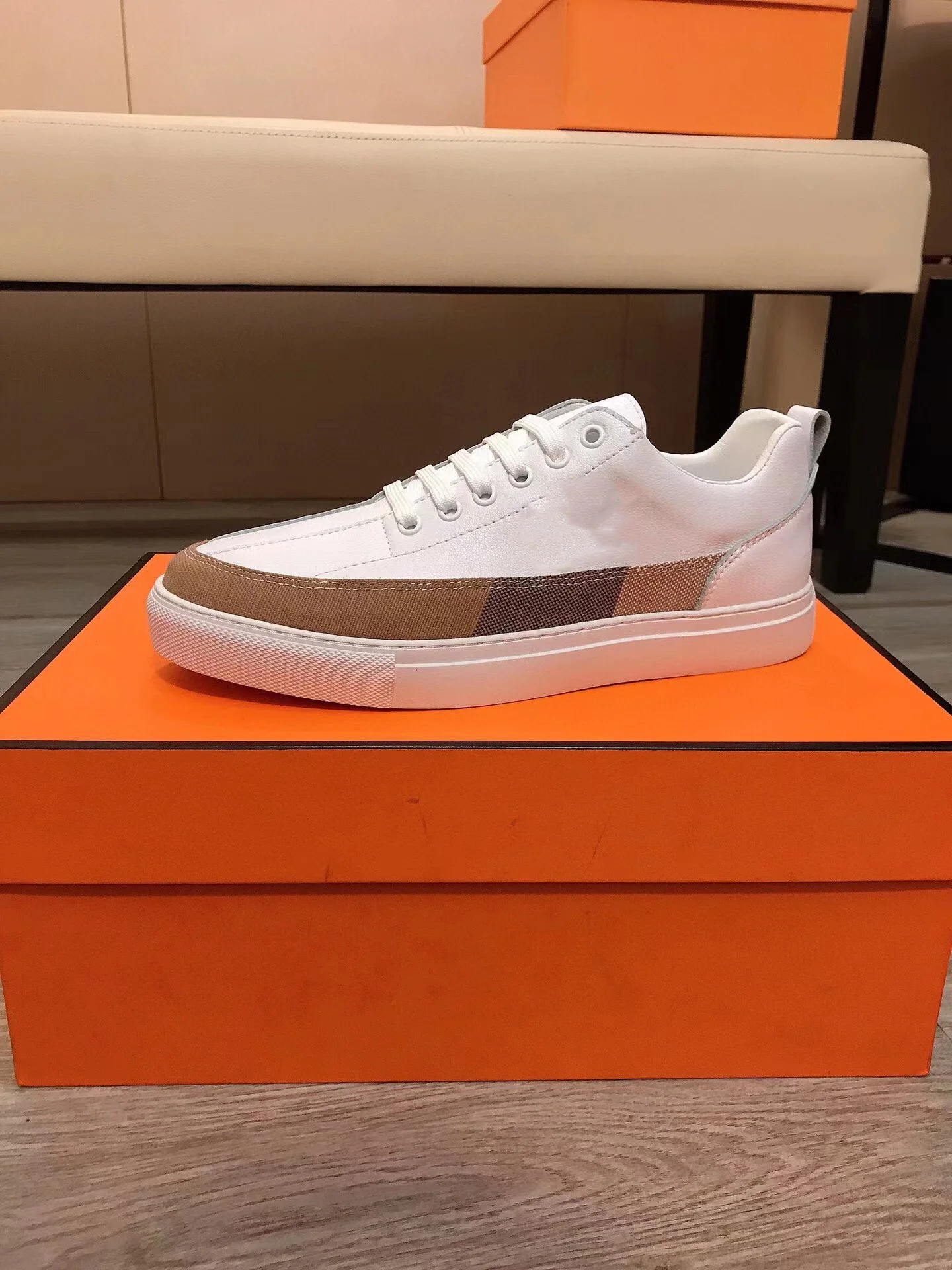 

Four Seasons Men's Leisure Sports Outdoor Men's Shoes Luxury Designer Letter Decorative Sports Shoes Outdoor Casual Shoes VIP 36