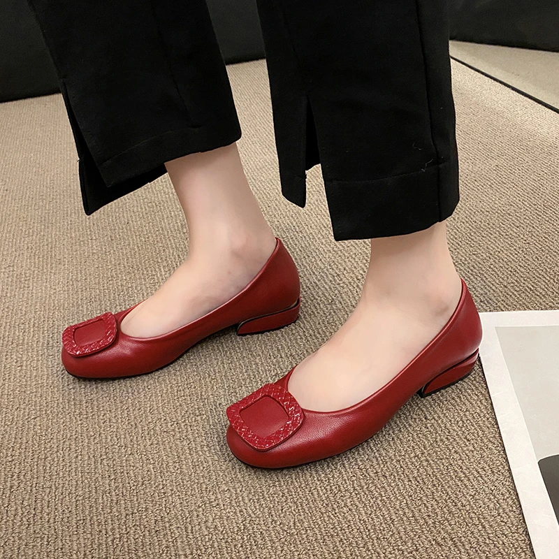 

Женские модные красные туфли-лодочки из искусственной кожи на коротком квадратном каблуке, женские повседневные высококачественные удобные офисные туфли небесно-голубого цвета, 2023