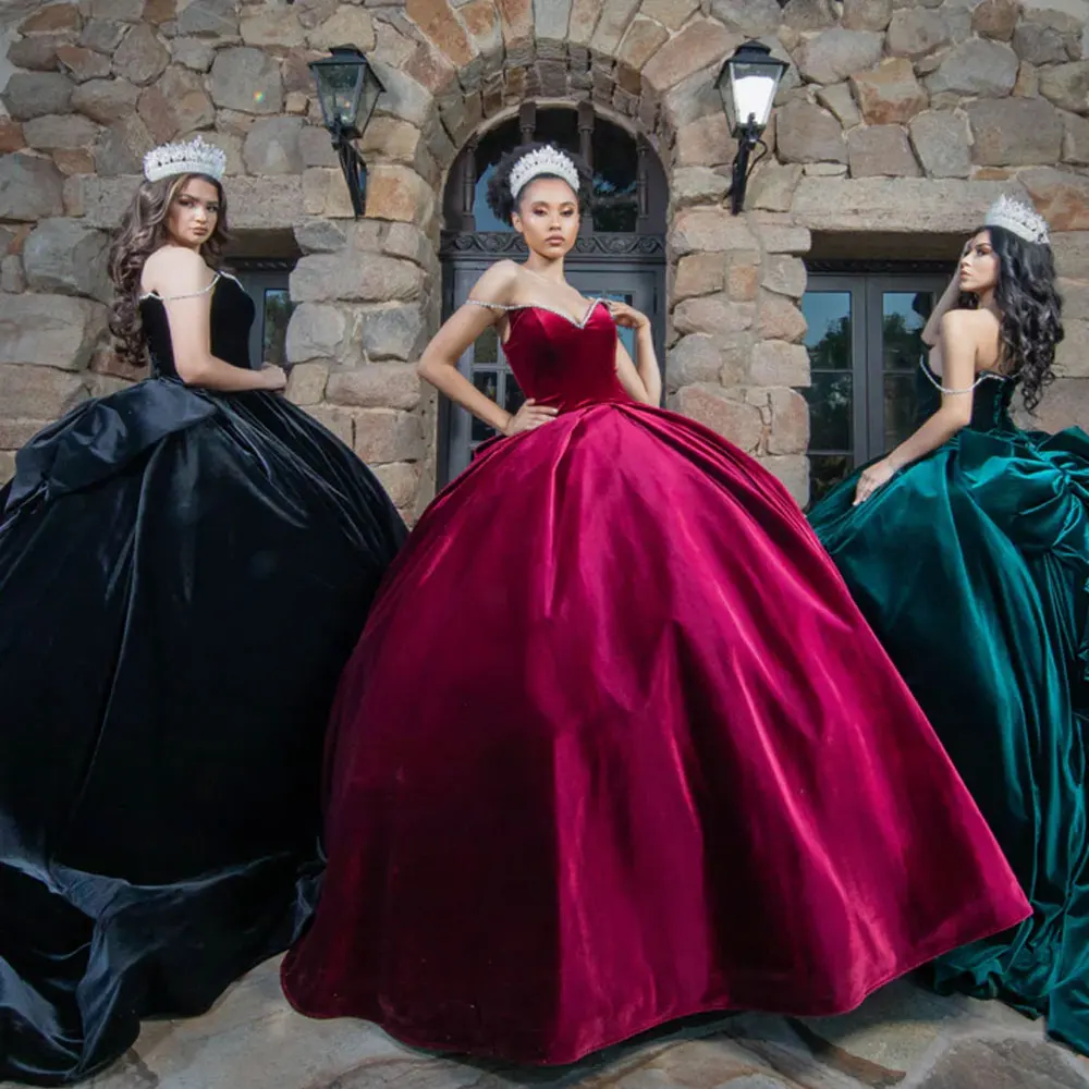

Elegant Velvet Quinceanera Dresses 2024 Black Green Burgunday Sweet 15 16 Girls Brithday Party Gown Puffy Princess Long Evening