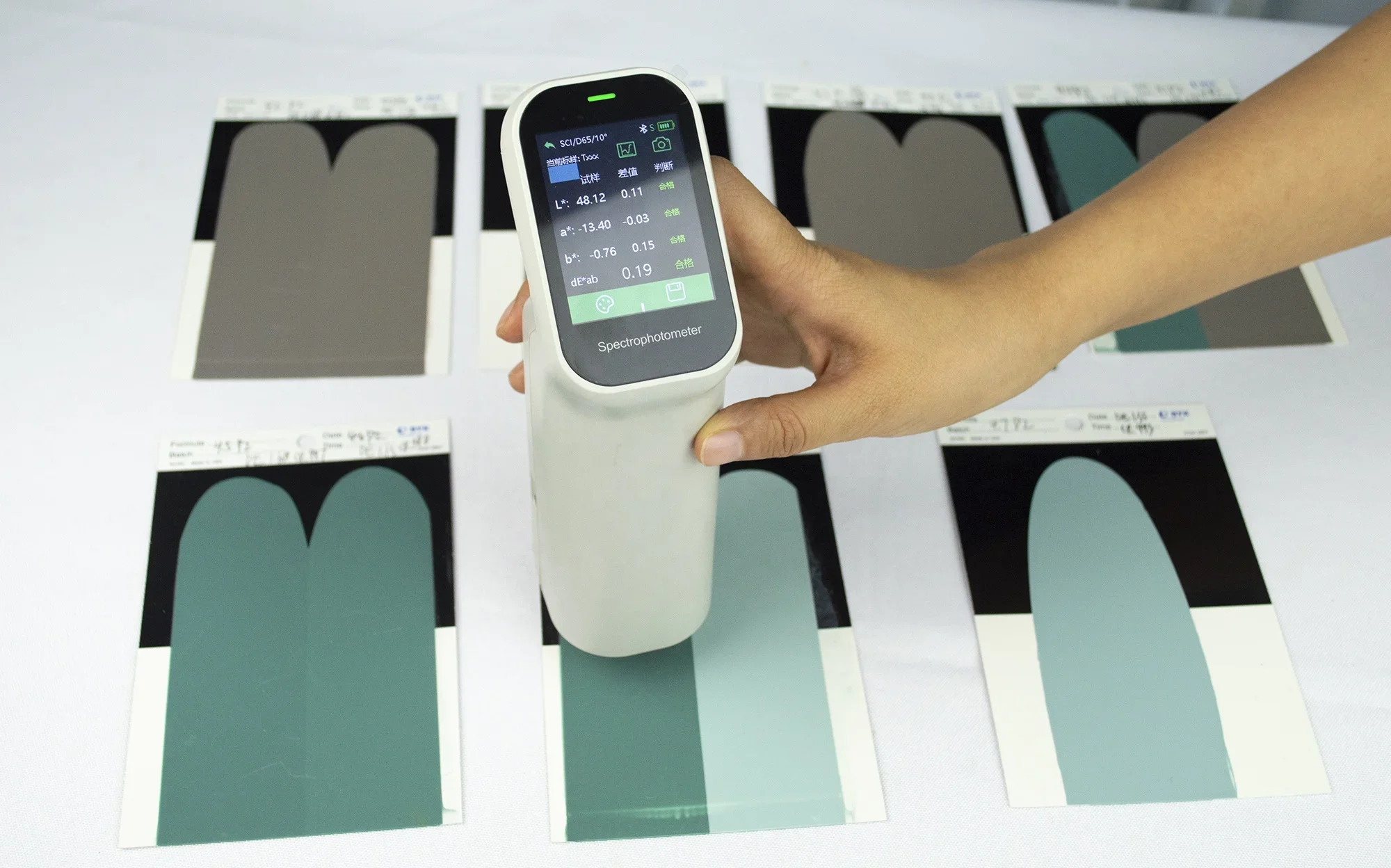 Цветрометр CHN Spec DS-220 с мобильным приложением и программным спектрофотометром