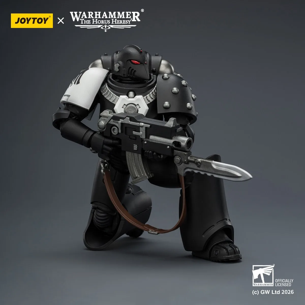 Фото Аксессуары: Фигурка JOYTOY Warhammer 1/18, тактический сержант Raven Guard MkVI с мечом, болтером и плазменным пистолетом. №3
