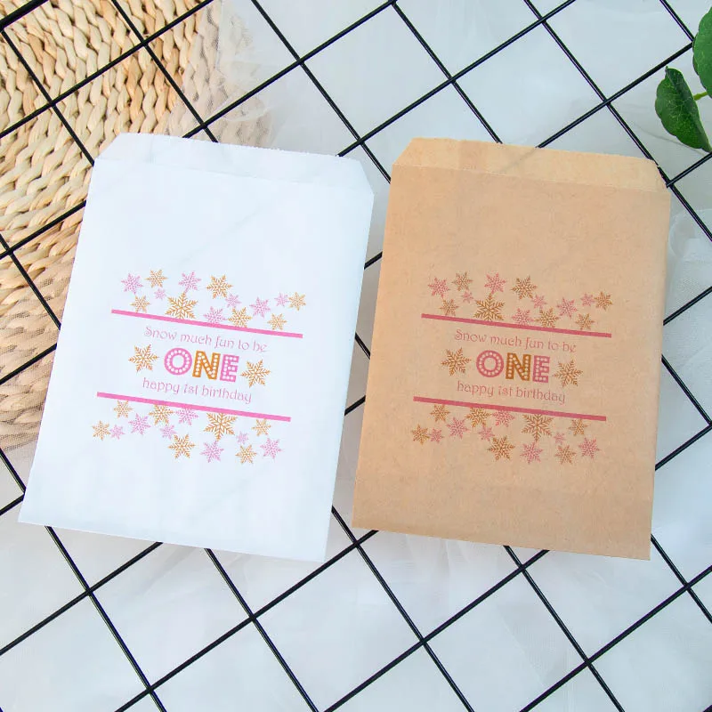 

25pcs kraft paper ONE with snowflake treat favor bags for girl's 1st birthday party decorations candy popcorn buffet gift bag