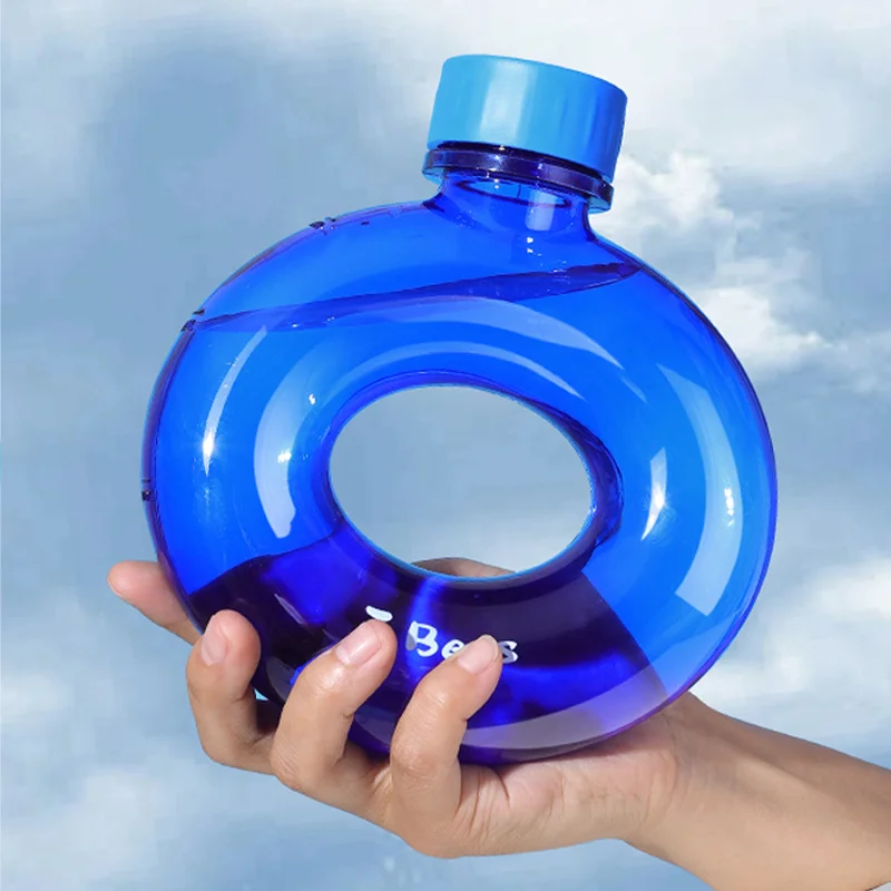 

Water Bottle Annular Portable Plastic Water Bottles For Men Women INS Style Outdoor Water Bottle Creative Cool Gifts