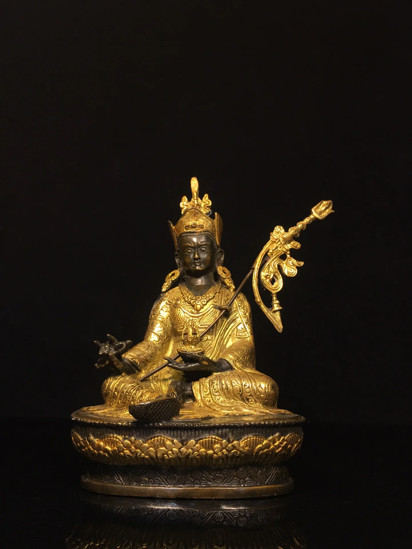 

8"Tibet Temple Collection Old Bronze Cinnabar Gilded Guru Rinpoche Padmasambhava Lotus Platform Sitting Buddha Worship Hall