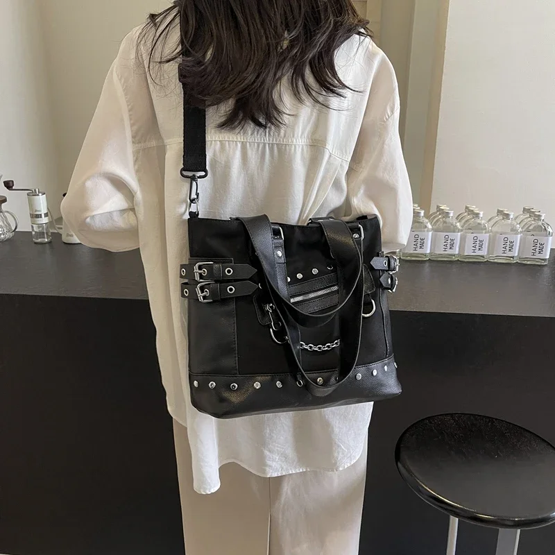 Женские кожаные сумки большой емкости в готическом стиле индивидуальный