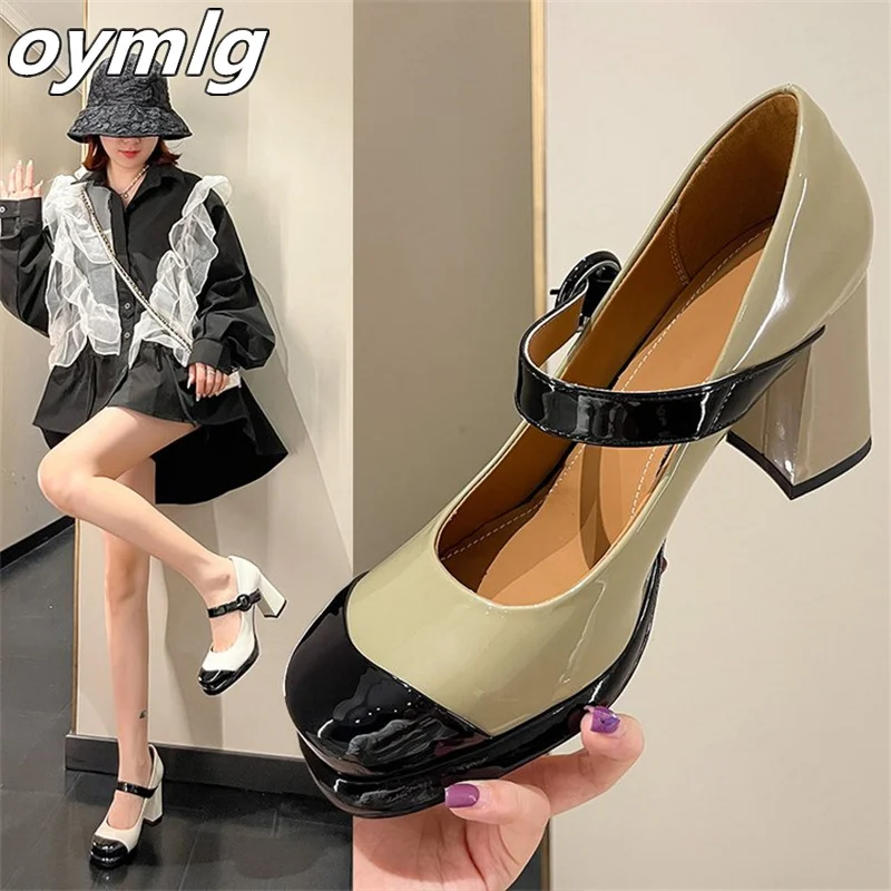 

Туфли женские на высоком каблуке, лакированная кожа, платформа, на толстом каблуке, круглый носок, ремешок с цветной застежкой, Туфли Мэри Дж...