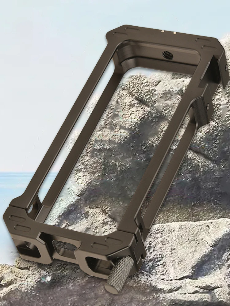 Клетка для камеры Insta360 ONE X2 с магнитным креплением холодного башмака