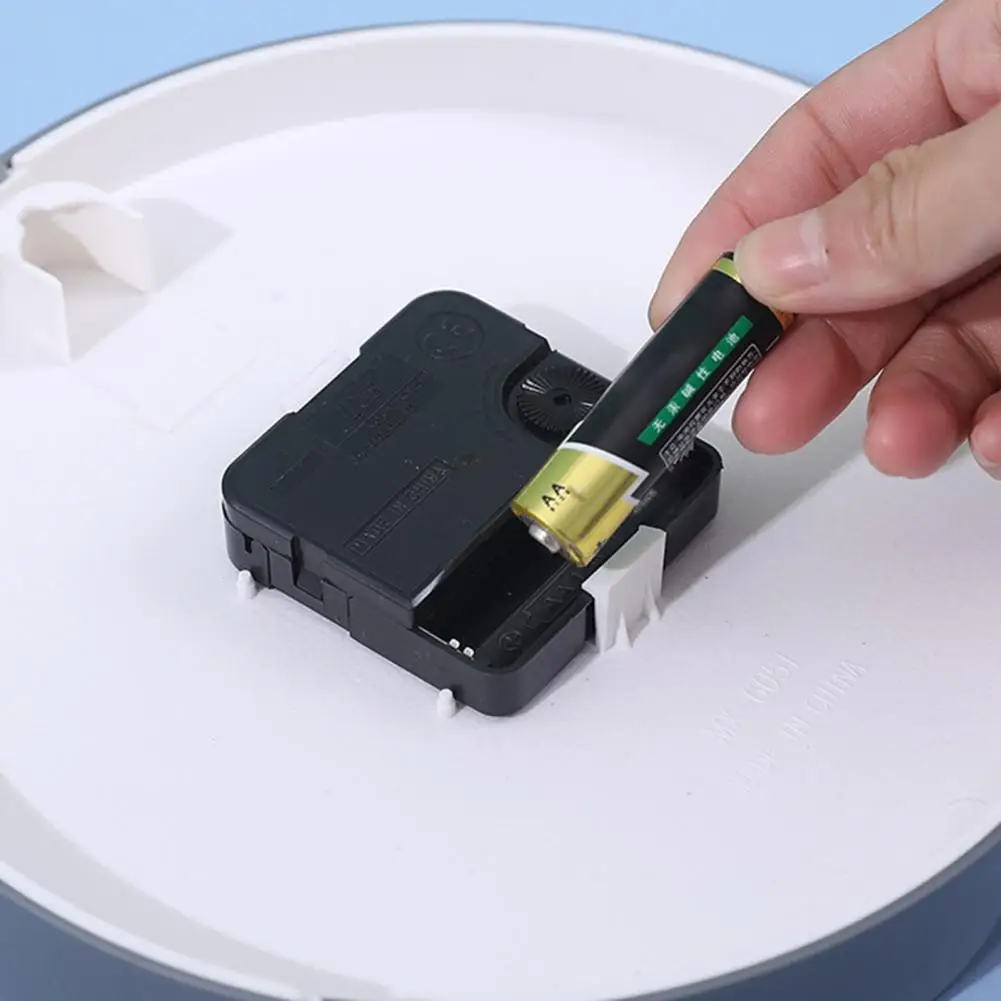 For Easy-to-read Timekeeping Battery Operated Non-ticking Qu