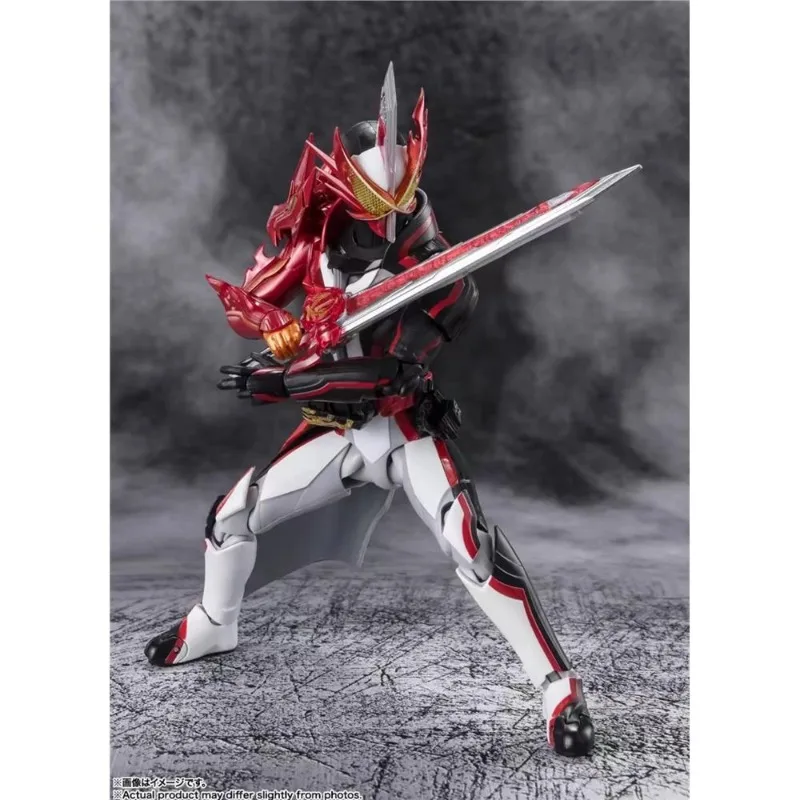 Фото В наличии: Bandai S.H.Figuarts Kamen Rider Saber Brave Dragon Reiwa, подвижная фигурка, коллекционная модель, официальный продукт. №4