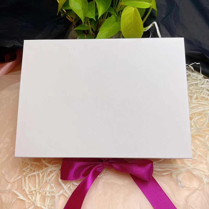 

Свадебная коробка для гостей с именем жениха