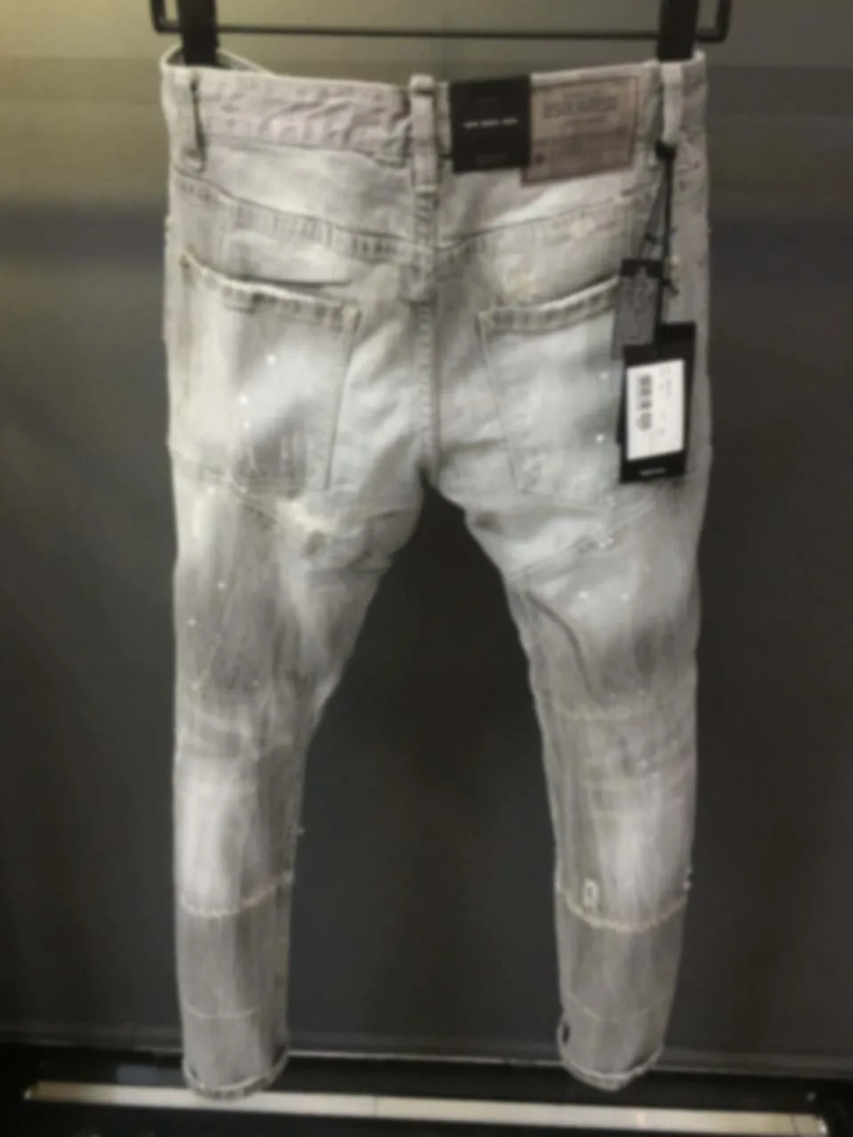 2023 Autumn/Winter D2 Jeans for Men's Wear Heavy Duty Washing, Printing, Speckled Ink Painting, Worn and Damaged Holes, Slightly