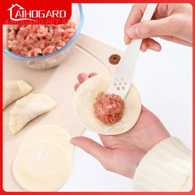 

Острые края отрезать целлюлозу, контроль качества семян, взять семена мяса, фрукты и овощи, ложки, взболтать, фруктовый шарик, лопатка, инструменты для овощей и фруктов