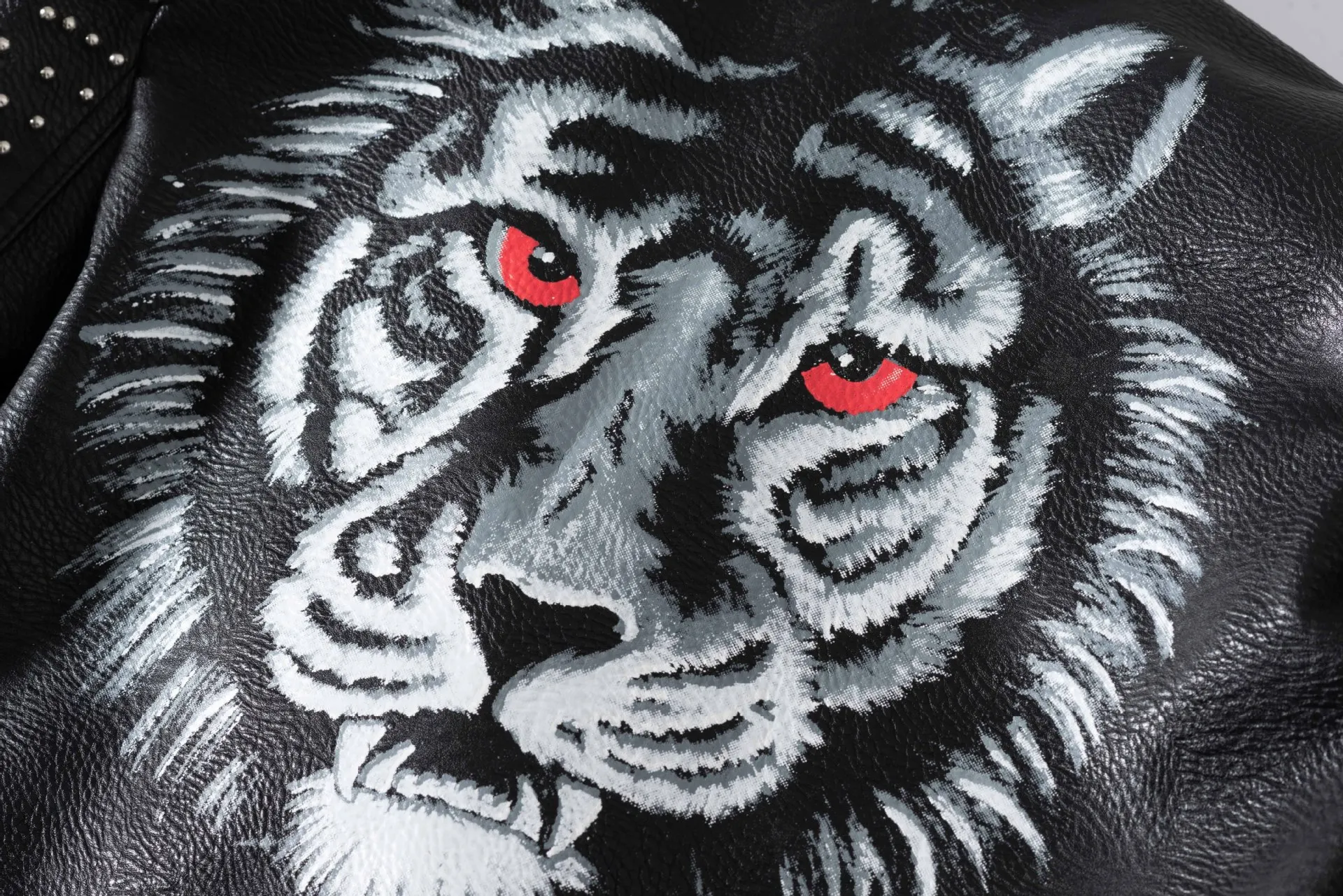 Ladies spring and autumn new street rock punk style tiger head print tiger head metal heavy industry rivet short leather jacket