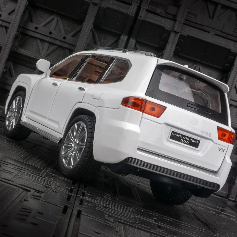 1/24 Тойота ЛЭНД КРУИЗЕР ЛС300 ЛС200 Прадо Внедорожник модель автомобиля из литого металла Диекаст Игрушка Симуляция для детей Подарок.