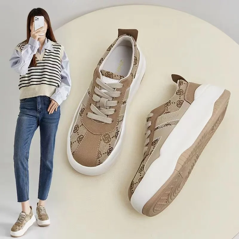 Luxury leather casual shoes Lightweight vintage sports shoes Trendy thick soled white shoes