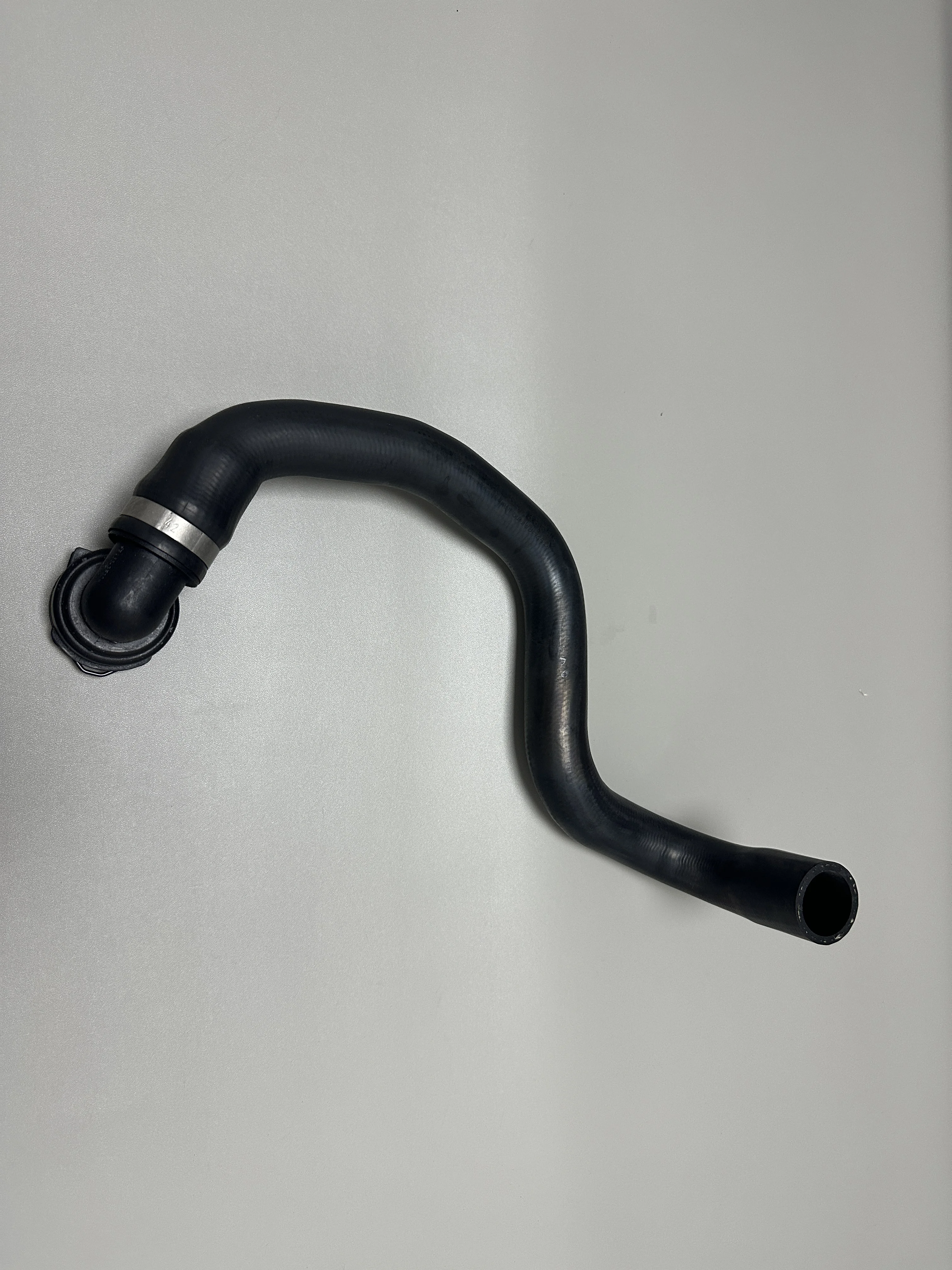 31338598 Верхний шланг радиатора для Volvo V40