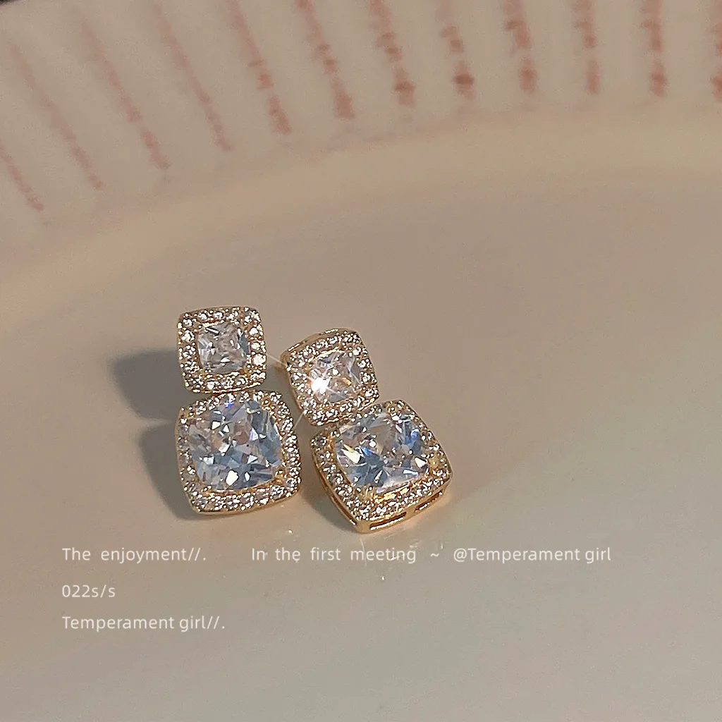 

Micro-Inlaid Zircon Superior Earrings 925 Silver Needle Plated 14K Simple Square Geometric Earbobs Wedding Shining Ear Jewelry