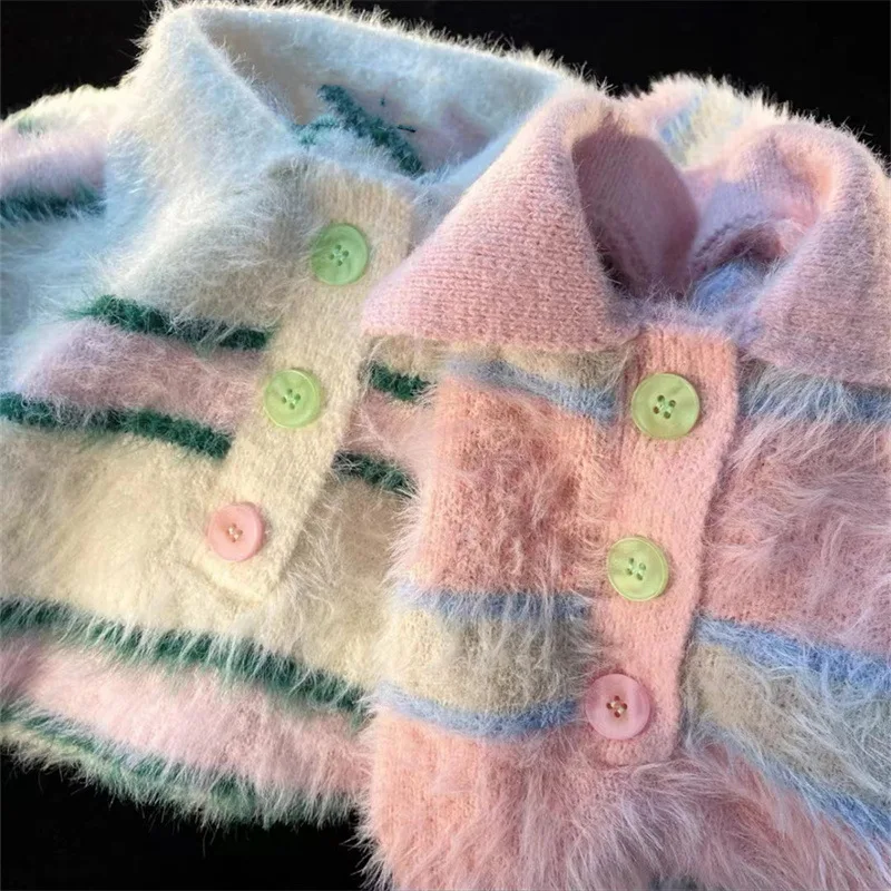 Женский свитер с воротником-поло